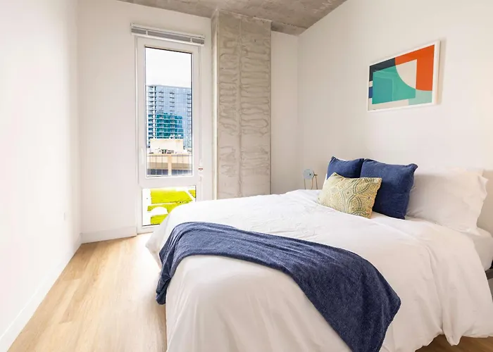 4br Modern Urban Escape Walk To Zoo Lakefront & Red Line Chicago