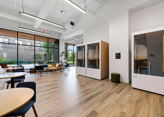 Hébergement de vacances 4br Modern Urban Escape Walk To Zoo Lakefront & Red Line *