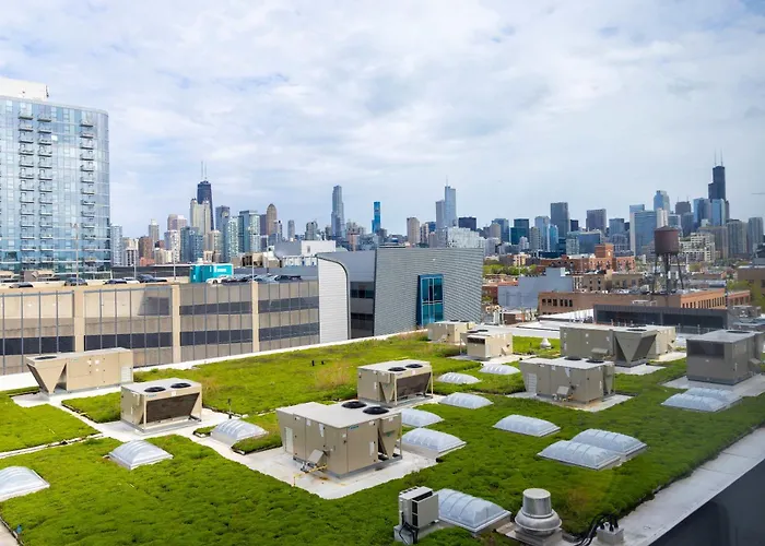 4br Modern Urban Escape Walk To Zoo Lakefront & Red Line *
